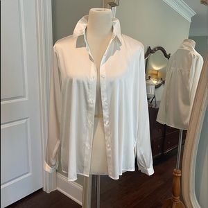 EILEEN FISHER Size S. Silk blouse. New With Tags. This season!!